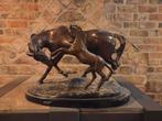 Paard & veulen brons op marmer sokkel, Antiek en Kunst, Ophalen, Brons
