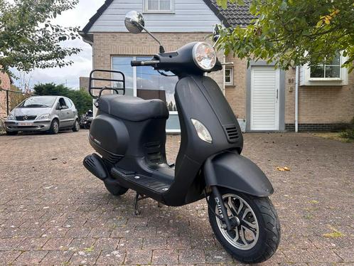 Vespa look scooter | 7900km | A klasse, Fietsen en Brommers, Scooters | Overige merken, Gebruikt, Klasse A (25 km/u), Benzine