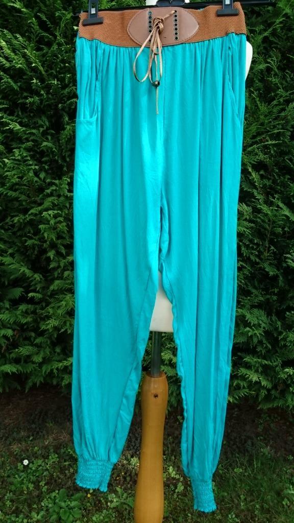 harem broek groen vaste elastische riem camel NIEUW, Kleding | Dames, Broeken en Pantalons, Nieuw, Groen, Lang, Ophalen of Verzenden