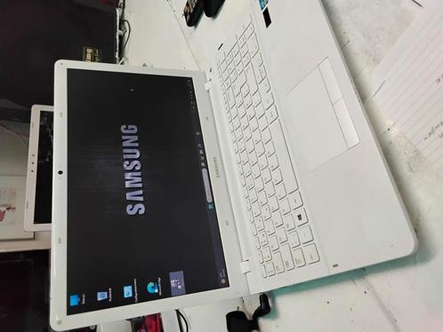 Samsung laptop win 11, Computers en Software, Android Tablets, Zo goed als nieuw, 1 TB, Ophalen