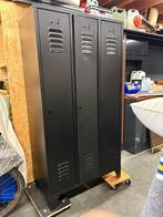 Lockerkast, 3-deurs, volledig opgemaakt, Ophalen