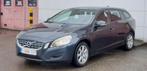 Volvo V60 D2 Kinetic | Manueel | DRIVe | Navigatie | PDC, Auto's, Volvo, Te koop, Zilver of Grijs, Cruise Control, Break