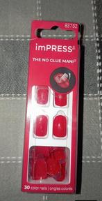 Faux ongles neuf, Enlèvement