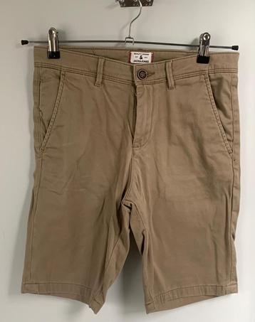 Korte broeken (maat XS - 146 - 158 - 170) aan €5,00/broek beschikbaar voor biedingen