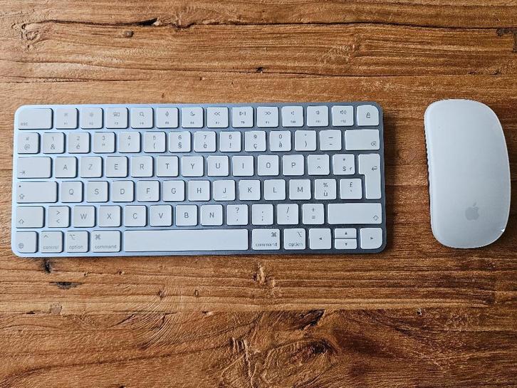 Apple toetsenbord + muis - azerty - NIEUW 2025, Computers en Software, Toetsenborden, Nieuw, Azerty, Draadloos, Ergonomisch, Toetsenbord en muis-set