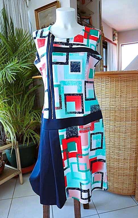 origineel kleurrijk bijzondere jurk, Vêtements | Femmes, Robes, Porté, Taille 38/40 (M), Autres couleurs, Sous le genou, Enlèvement ou Envoi