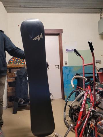 Snowboard  beschikbaar voor biedingen