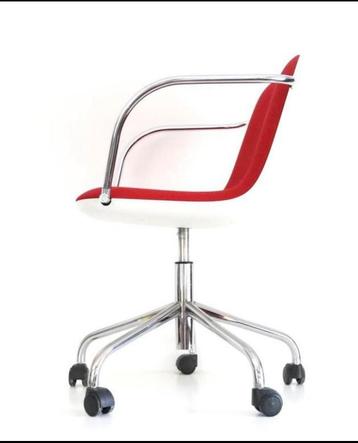 kristalia Boum stoel beschikbaar voor biedingen