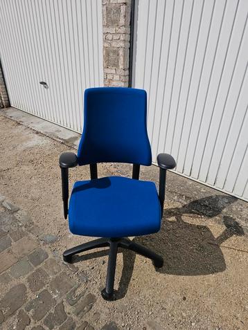 Ergonomische bureaustoel bma Model Axia 2.2 blauw  beschikbaar voor biedingen