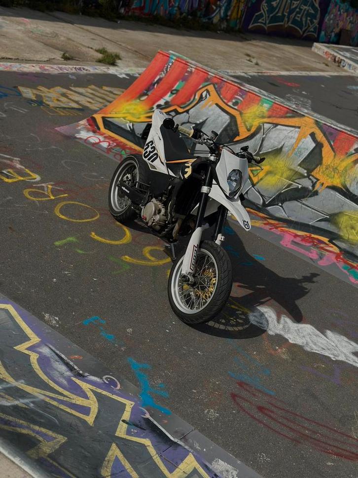 Husqvarna sms630, Motoren, Motoren | Husqvarna, Particulier, SuperMoto, meer dan 35 kW, 2 cilinders, Motorrijbewijs A, Ophalen