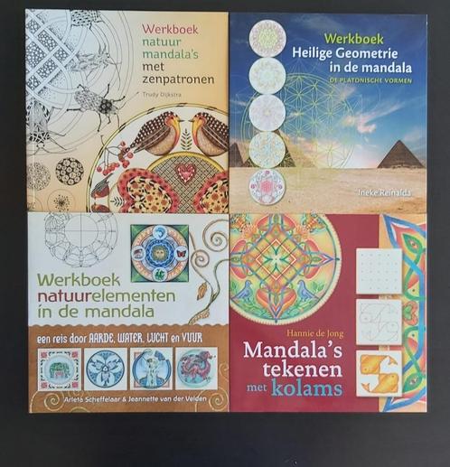 Mandala's ontwerpen, Hobby en Vrije tijd, Tekenen, Zo goed als nieuw, Ophalen of Verzenden