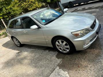 Lexus is200 sportcross te koop in nette staat beschikbaar voor biedingen