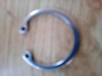 Circlips binnendiameter 32mm beschikbaar voor biedingen