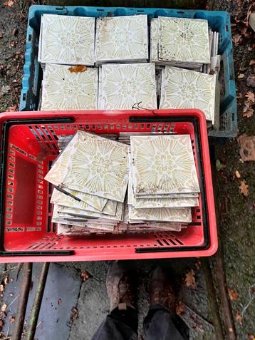 Tegels beschikbaar voor biedingen