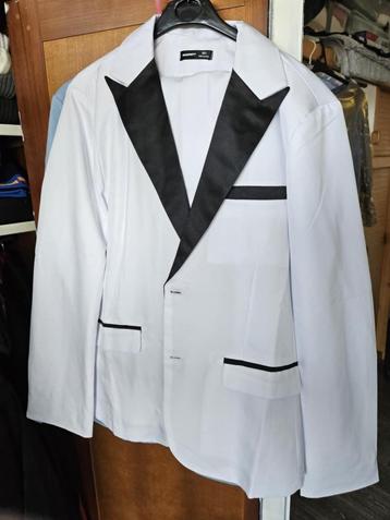 costume blanc  beschikbaar voor biedingen