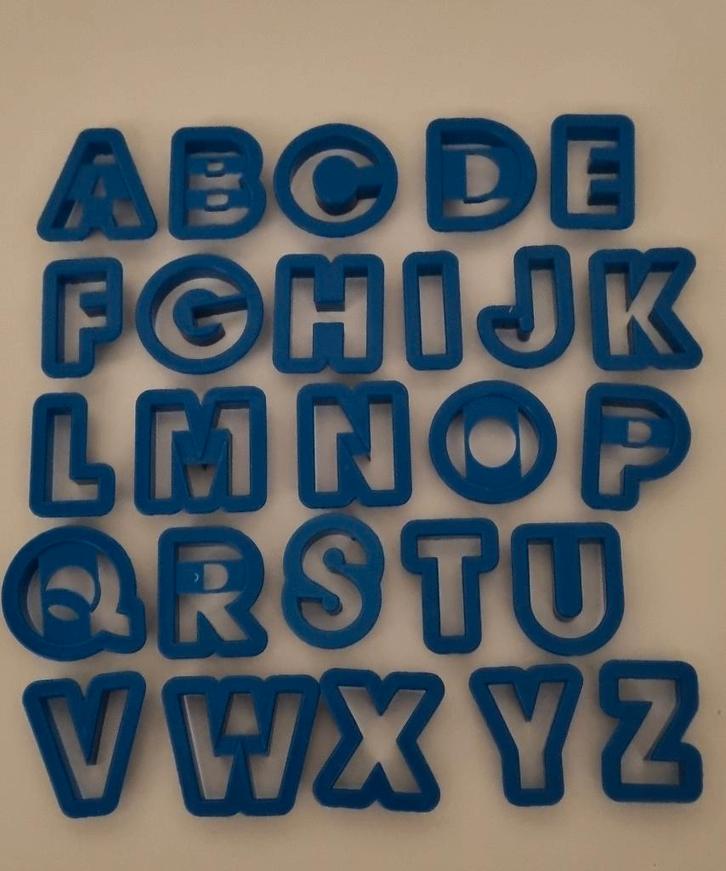 26 letters A-Z koekjesvormers uitsteekvormpjes, Hobby en Vrije tijd, Taarten en Cupcakes maken, Zo goed als nieuw, Ophalen