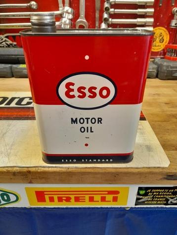 Oude lege oliekan van Esso Standard beschikbaar voor biedingen