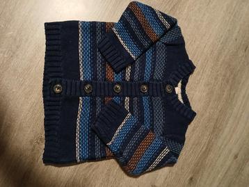 2 leuke truitjes maat 68 beschikbaar voor biedingen