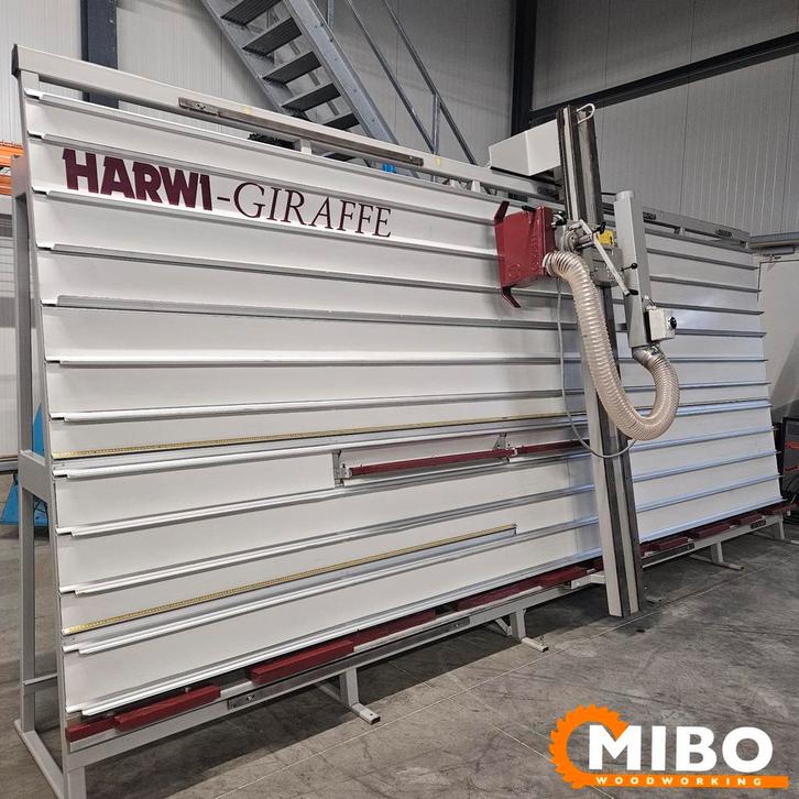 HARWI Platenzaag 4300 x 1850mm ** verticale platenzaag wand, Zakelijke goederen, Machines en Bouw | Houtbewerking, Ophalen of Verzenden