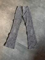 Flared zwarte broek (legging) met witte bloemen maat 164, Meisje, WE, Gebruikt, Ophalen of Verzenden