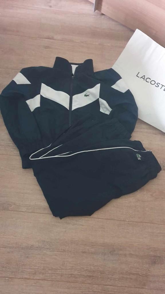 TRAINING LACOSTE ORIGINAL TAILLE 128 - 8 ANS, Enfants & Bébés, Vêtements enfant | Taille 128, Comme neuf, Garçon ou Fille, Vêtements de sport ou Maillots de bain