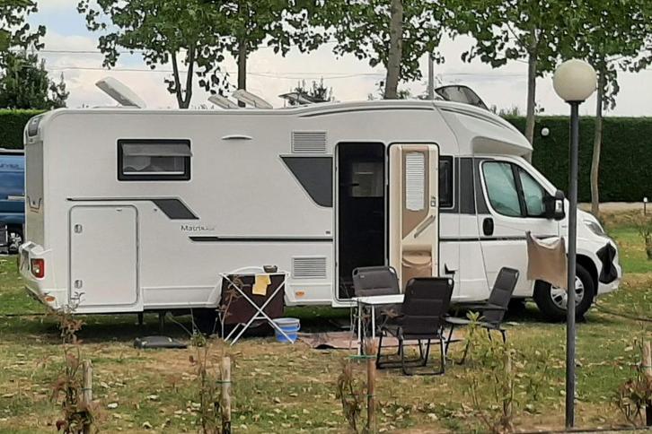 ADRIA MATRIX PLUS M670 DL, Caravanes & Camping, Camping-cars, Particulier, jusqu'à 4, Semi-intégral, Adria, Fiat, Diesel, Boîte manuelle