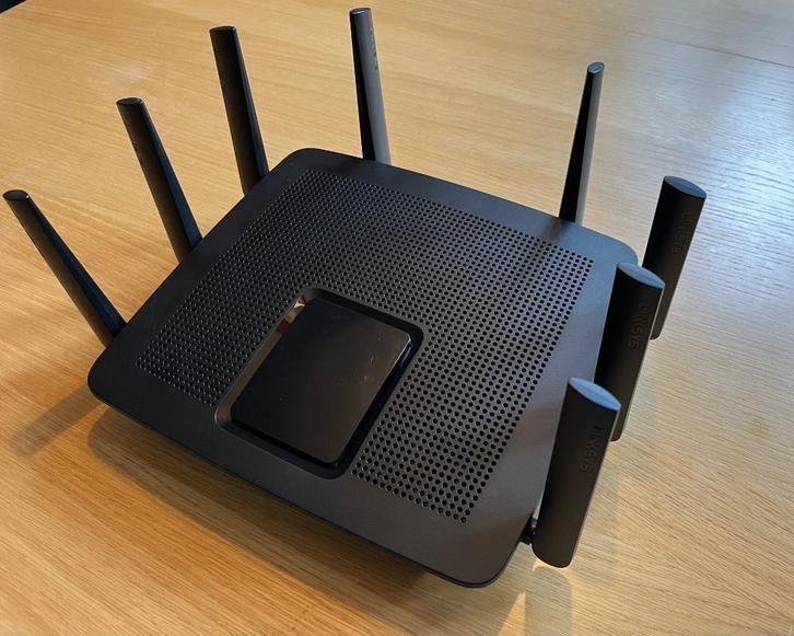 Linksys EA9500 Wifi Router, Computers en Software, Routers en Modems, Gebruikt, Router, Ophalen of Verzenden