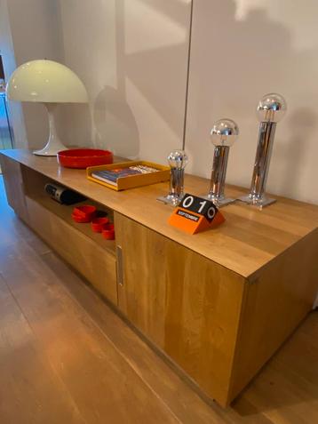 Volhout design meubel beschikbaar voor biedingen