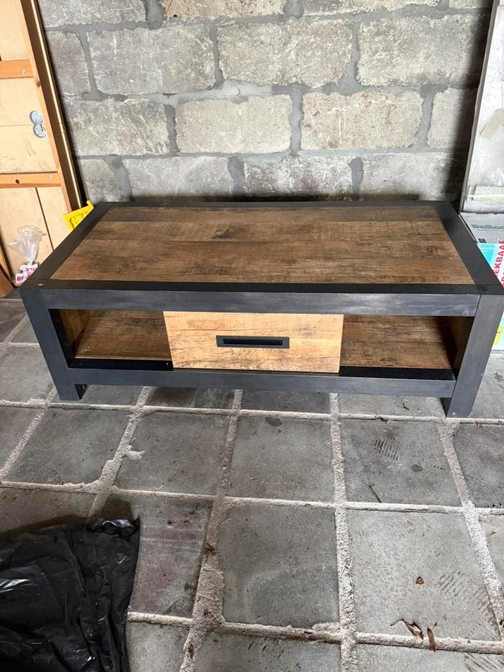 Te koop huis meubel een kleerkast , kamer lampen ales 300€, Huis en Inrichting, Tafels | Salontafels, Zo goed als nieuw, Ophalen