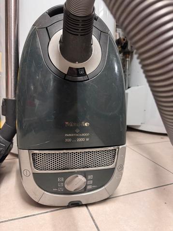 Miele S5260 Parkett & Co stofzuiger beschikbaar voor biedingen