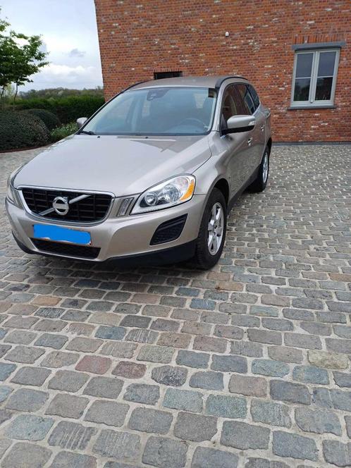 Volvo XC60, Auto's, Volvo, Particulier, XC60, Diesel, Euro 5, SUV of Terreinwagen, 5 deurs, Handgeschakeld, Beige, Zwart, Voorwielaandrijving