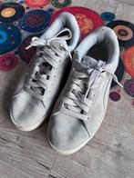 Puma sneakers maat 38, Ophalen of Verzenden, Zo goed als nieuw, Grijs