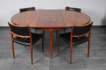 4 chaises en cuir Møller et table en palissandre, 100 à 150 cm, Quatre personnes, Mid-century, deens design, Enlèvement ou Envoi