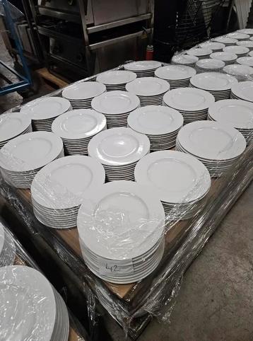 LOT ASSIETTE POUR EVENEMENT A SAISIR beschikbaar voor biedingen