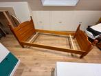 Eenpersoonsbedframe van gelakt massief grenen, Ophalen, Zo goed als nieuw, Eenpersoons