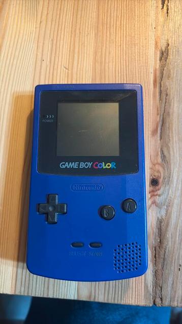 Gameboy color beschikbaar voor biedingen