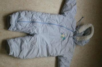 combinaison pour bébé taille 86 en très bon état beschikbaar voor biedingen