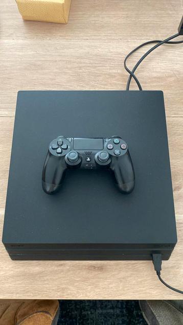 Ps4 pro 1 TB + 1 controller beschikbaar voor biedingen