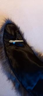 Mooie kraag in nepbond, Enlèvement