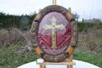 cadre religieux oval  bombé bois sculpté, Antiquités & Art, Enlèvement ou Envoi