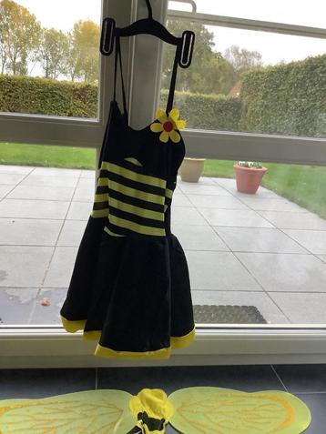 Verkleedkleedje bij beschikbaar voor biedingen