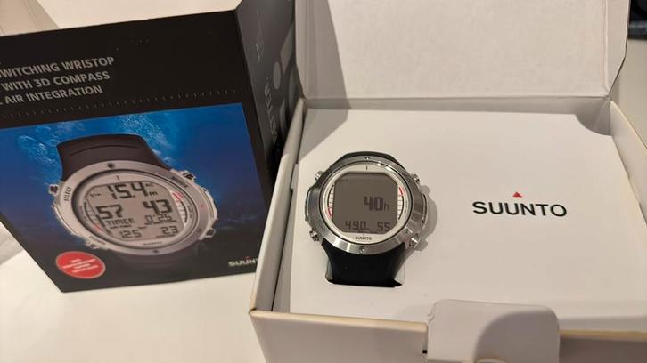 SUUNTO D6i elastomer Silver (ordinateur plongée semi-pro), Watersport en Boten, Duiken, Gebruikt, Duikcomputer, Ophalen of Verzenden