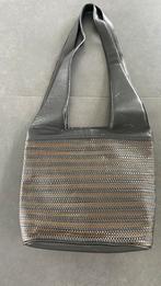 Très beau sac delveau avec tressage, Bijoux, Sacs & Beauté, Sacs | Sacs Femme, Enlèvement, Comme neuf, Bleu