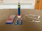 Electrische tandenborstel voor kinderen Braun + 2 nieuwe opz, Comme neuf, Brosse à dents, Enlèvement ou Envoi