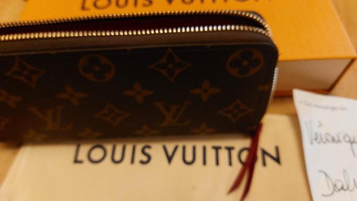 Louis Vuitton portemonnee voor dames, Handtassen en Accessoires, Portemonnees, Ophalen