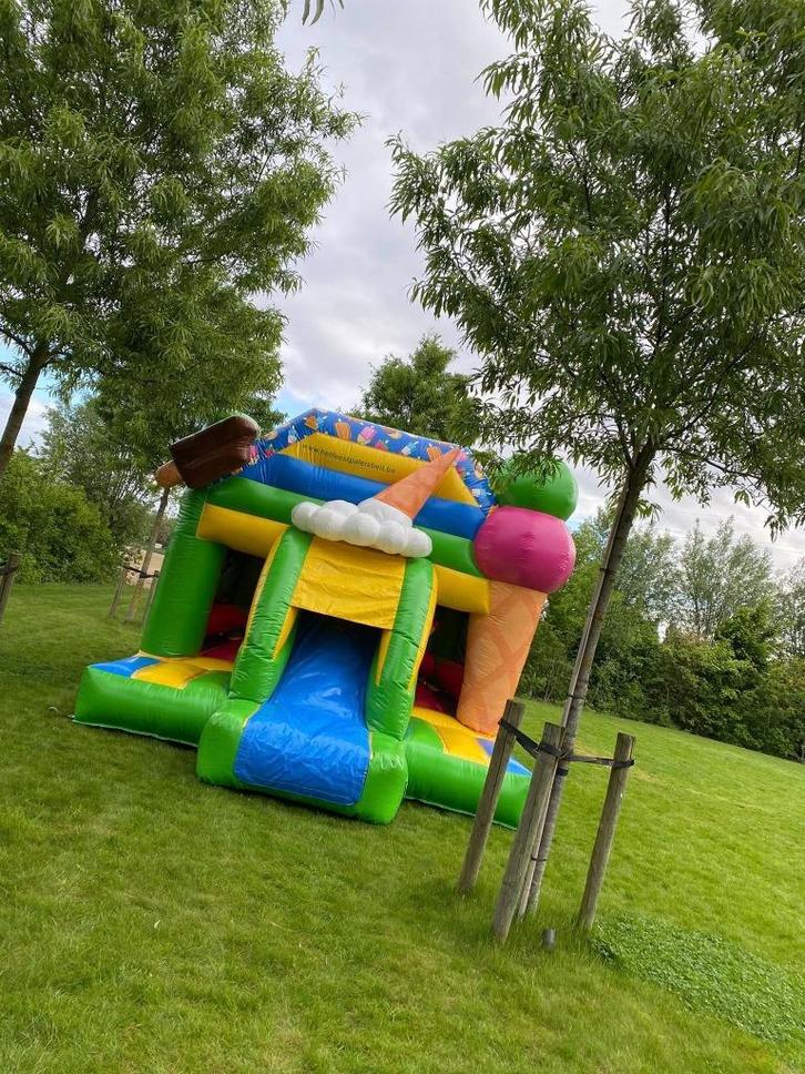 Verhuur springkasteel Ice Cream met glijbaan, Hobby en Vrije tijd, Feestartikelen | Verhuur, Verzenden