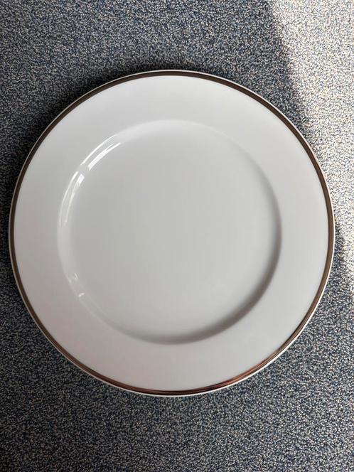 Borden 6 stuks, Huis en Inrichting, Keuken | Servies, Gebruikt, Bord(en), Ophalen