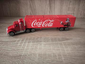 Coca-Cola-vrachtwagen. Kerst. Met doos.  beschikbaar voor biedingen