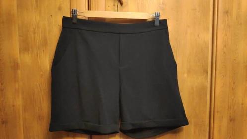 Donkerblauwe short Jacqueline de Yong M, Kleding | Dames, Broeken en Pantalons, Zo goed als nieuw, Ophalen of Verzenden