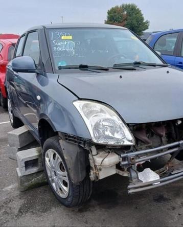 Originele koplampen rechts van de Suzuki Swift beschikbaar voor biedingen